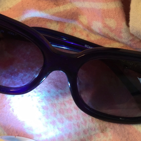 Chanel sunglasses, dark blue or purple - Picture 6 of 6